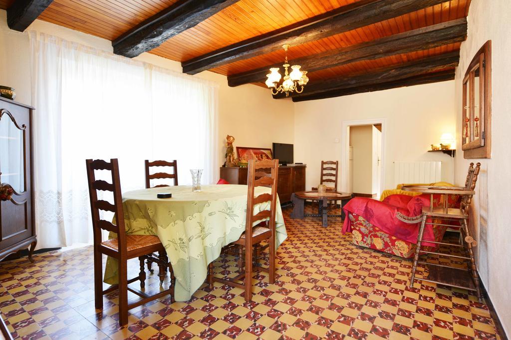 Villa Les Fleurs De Marie La Cresse Zimmer foto